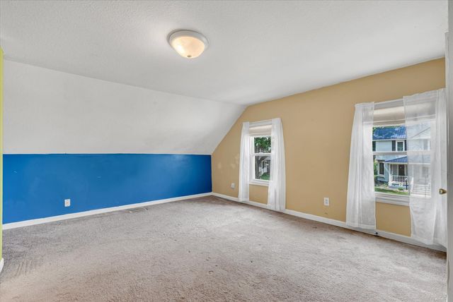303 8th Street, De Witt, IA 52742
