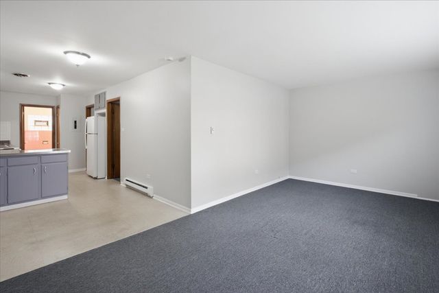 6206 W 64th Place 101, Chicago, IL 60638