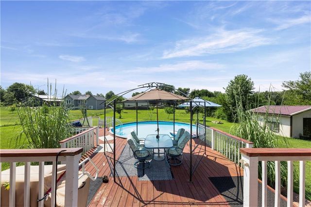 306 E 8th Street, Wellsville, KS 66092