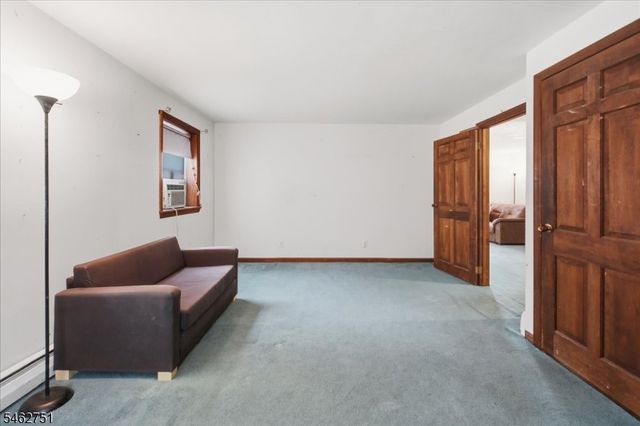 42 Fayson Lake Rd, Kinnelon Boro, NJ 07405