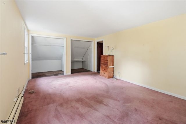 42 Fayson Lake Rd, Kinnelon Boro, NJ 07405