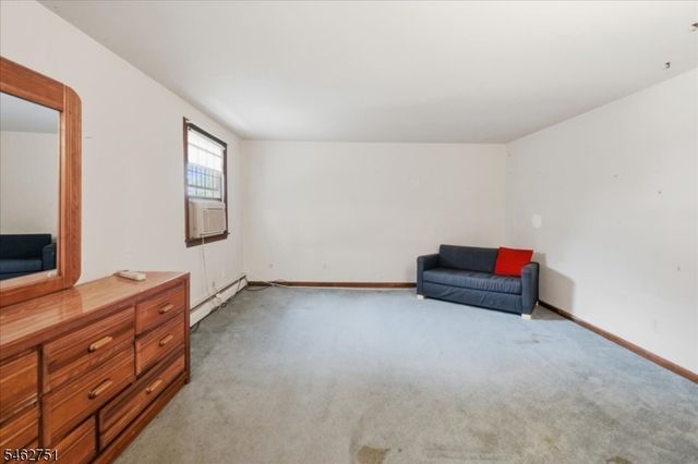 42 Fayson Lake Rd, Kinnelon Boro, NJ 07405