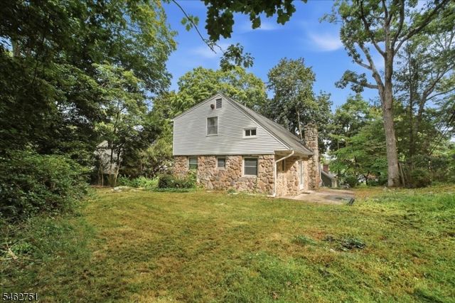 42 Fayson Lake Rd, Kinnelon Boro, NJ 07405