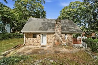 42 Fayson Lake Rd, Kinnelon Boro, NJ 07405