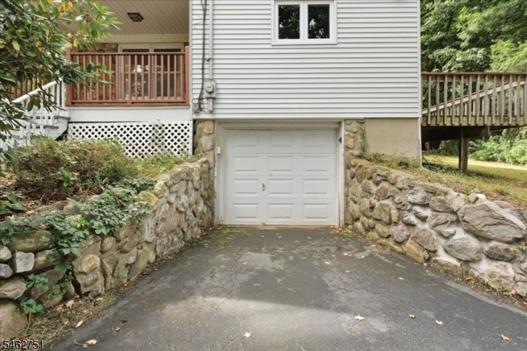 42 Fayson Lake Rd, Kinnelon Boro, NJ 07405 — photo 5