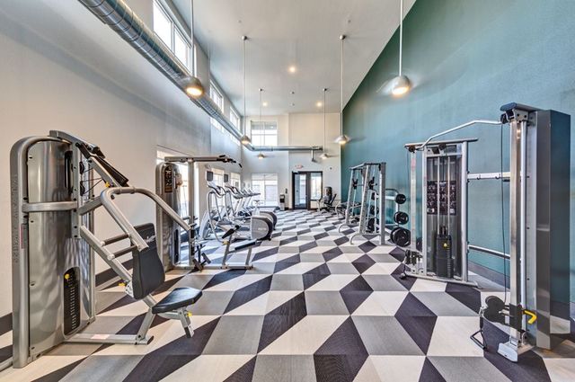 700 E Algonquin Road 2406, Schaumburg, IL 60173