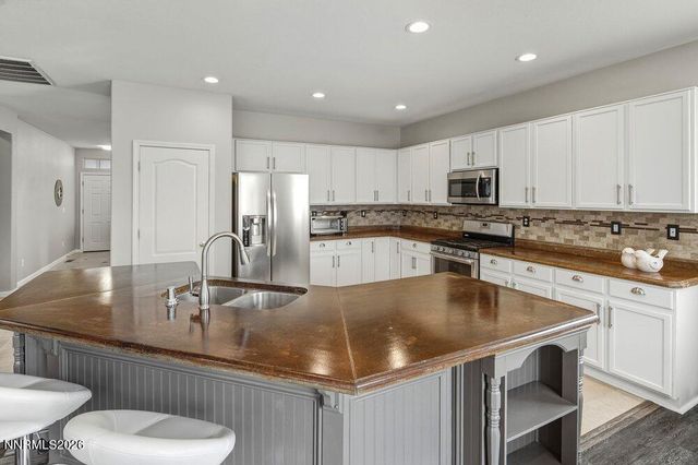 4301 Pinnacle Vista Court, Sparks, NV 89436