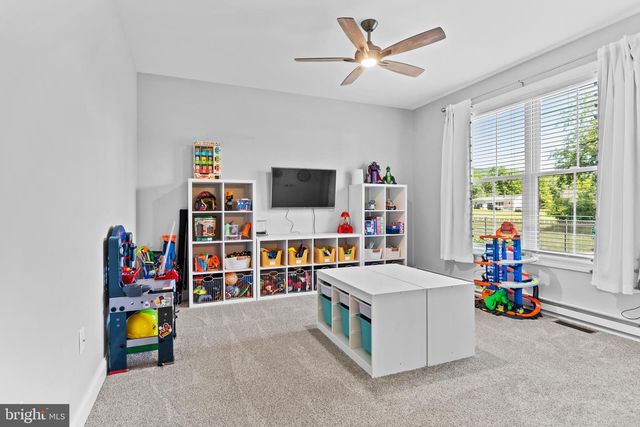 2250 LEHMAN CT, Enola, PA 17025