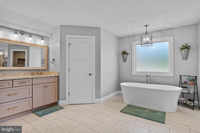 2250 LEHMAN CT, Enola, PA 17025