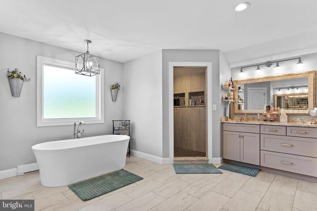 2250 LEHMAN CT, Enola, PA 17025