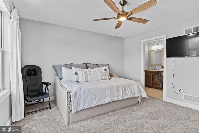 2250 LEHMAN CT, Enola, PA 17025