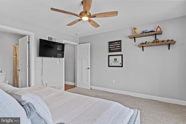 2250 LEHMAN CT, Enola, PA 17025