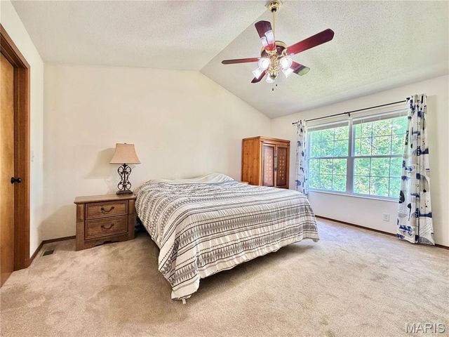 1242 Illini Drive, O'fallon, IL 62269