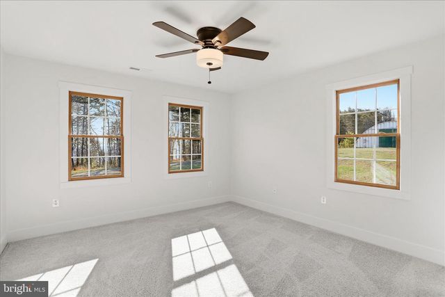 604 LOCKSA RD, Romney, WV 26757