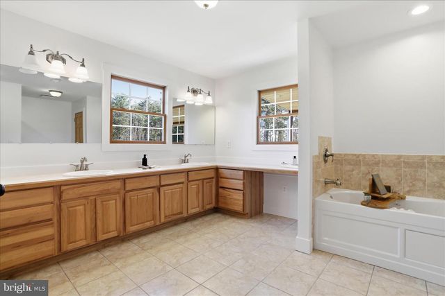 604 LOCKSA RD, Romney, WV 26757