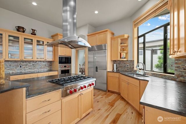 7619 115th Place NE, Kirkland, WA 98033