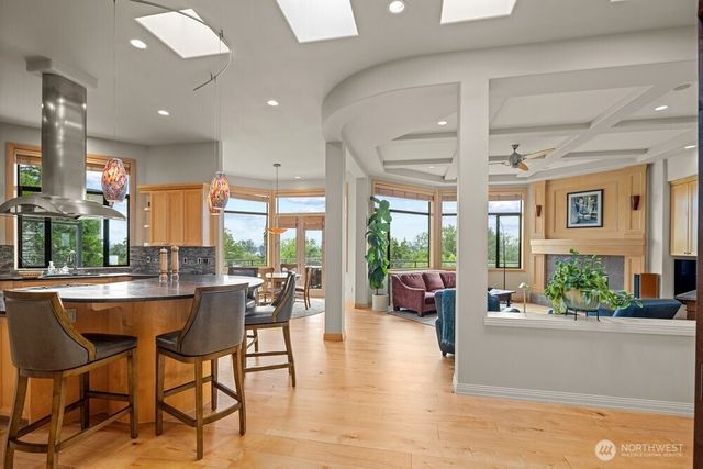 7619 115th Place NE, Kirkland, WA 98033