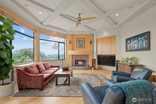 7619 115th Place NE, Kirkland, WA 98033