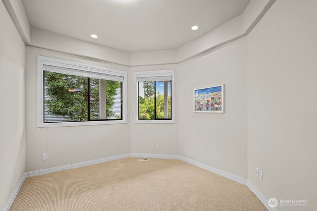 7619 115th Place NE, Kirkland, WA 98033