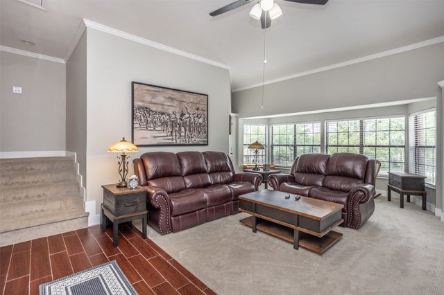 205 Kiowa Drive E, Gainesville, TX 76240