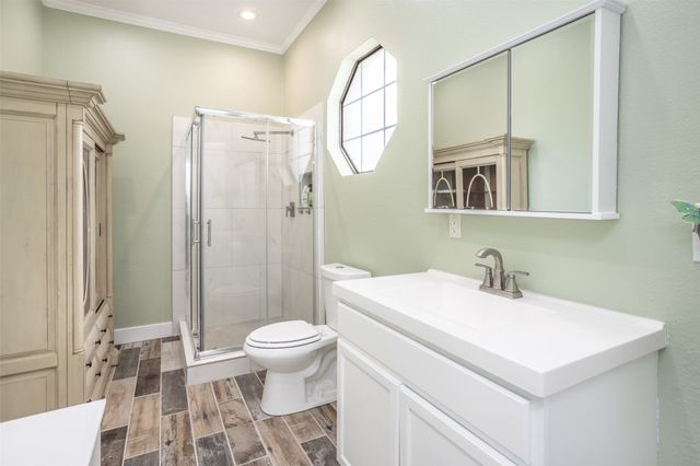 205 Kiowa Drive E, Gainesville, TX 76240