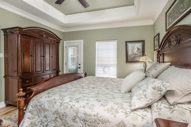 205 Kiowa Drive E, Gainesville, TX 76240