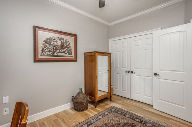 205 Kiowa Drive E, Gainesville, TX 76240