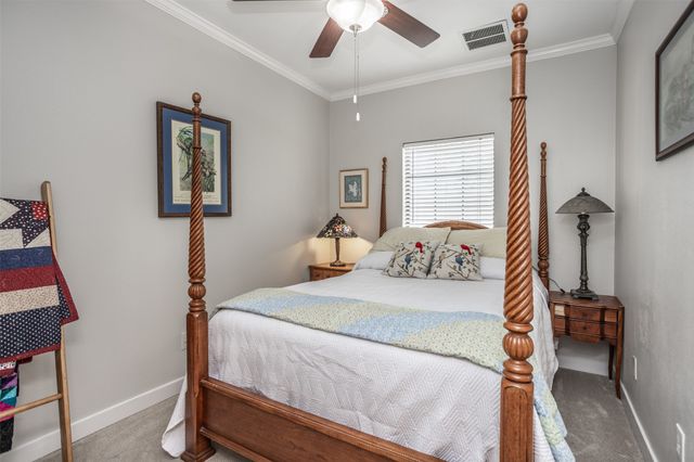 205 Kiowa Drive E, Gainesville, TX 76240