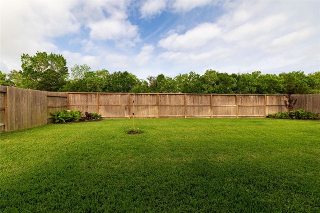 4910 Bottlebrush Drive, Pearland, TX 77584