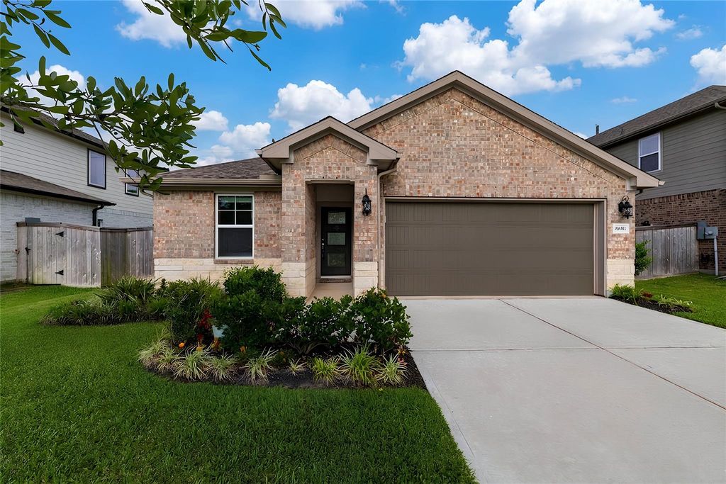 4910 Bottlebrush Drive, Pearland, TX 77584