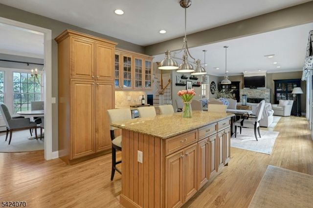 6 Yorke Rd, Mountain Lakes Boro, NJ 07046