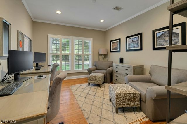 6 Yorke Rd, Mountain Lakes Boro, NJ 07046