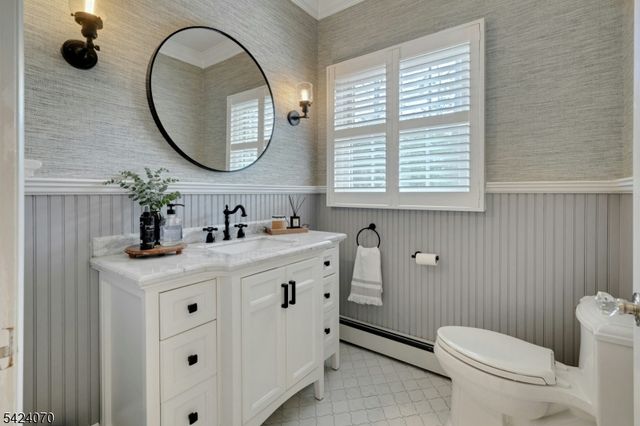 6 Yorke Rd, Mountain Lakes Boro, NJ 07046