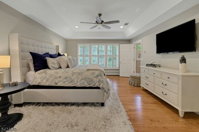 6 Yorke Rd, Mountain Lakes Boro, NJ 07046