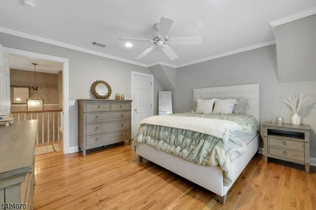 6 Yorke Rd, Mountain Lakes Boro, NJ 07046