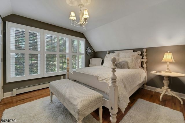 6 Yorke Rd, Mountain Lakes Boro, NJ 07046