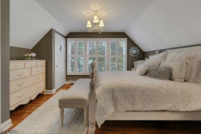 6 Yorke Rd, Mountain Lakes Boro, NJ 07046