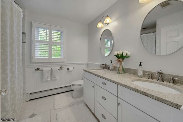 6 Yorke Rd, Mountain Lakes Boro, NJ 07046