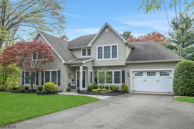 6 Yorke Rd, Mountain Lakes Boro, NJ 07046