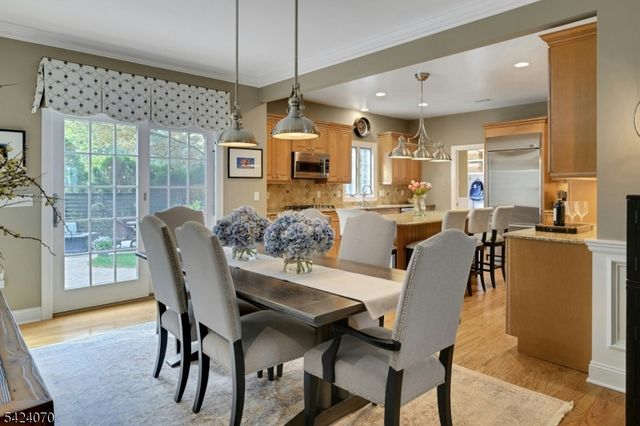 6 Yorke Rd, Mountain Lakes Boro, NJ 07046