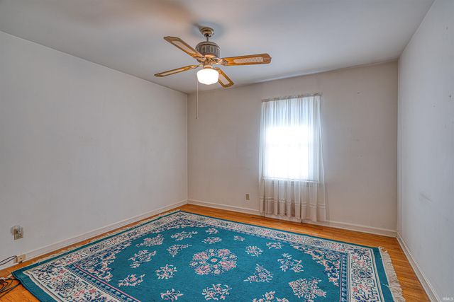 821 E LINCOLN Avenue, Mount Vernon, IN 47620