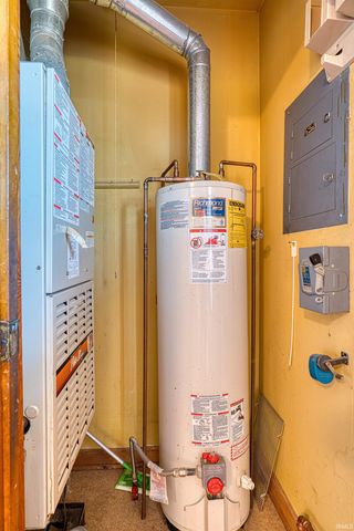 821 E LINCOLN Avenue, Mount Vernon, IN 47620