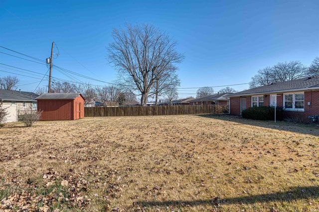 821 E LINCOLN Avenue, Mount Vernon, IN 47620