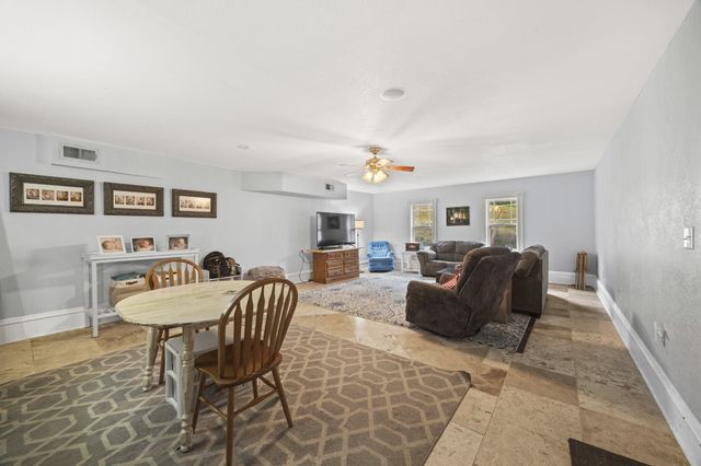 123 Brewer Dr, Waynesboro, TN 38485