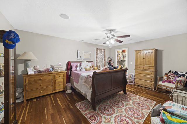 123 Brewer Dr, Waynesboro, TN 38485
