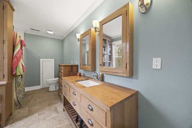 123 Brewer Dr, Waynesboro, TN 38485