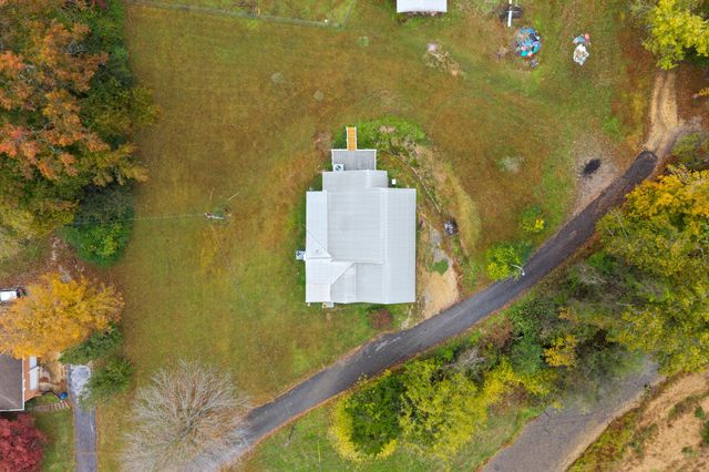 123 Brewer Dr, Waynesboro, TN 38485