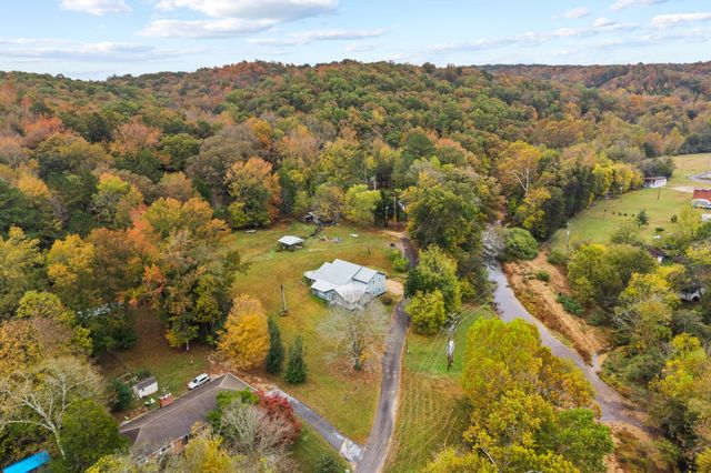 123 Brewer Dr, Waynesboro, TN 38485