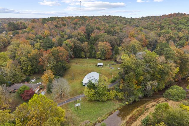 123 Brewer Dr, Waynesboro, TN 38485