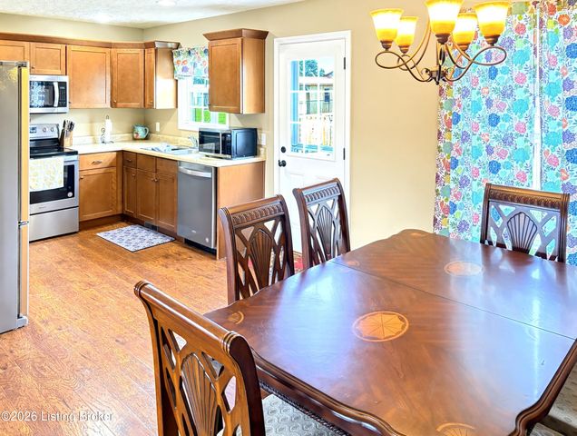 178 Casablanca Ct, Cecilia, KY 42724